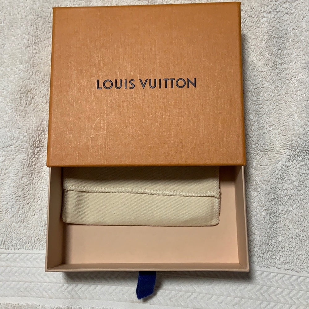 Louis Vuitton small gift box with dust ruffle